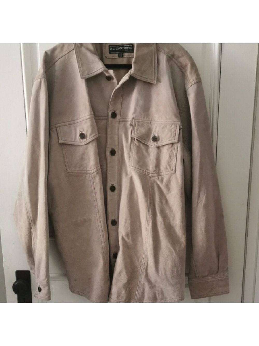 Vintage B.C. Clothing suede leather beige trucker style mens jacket. Size L